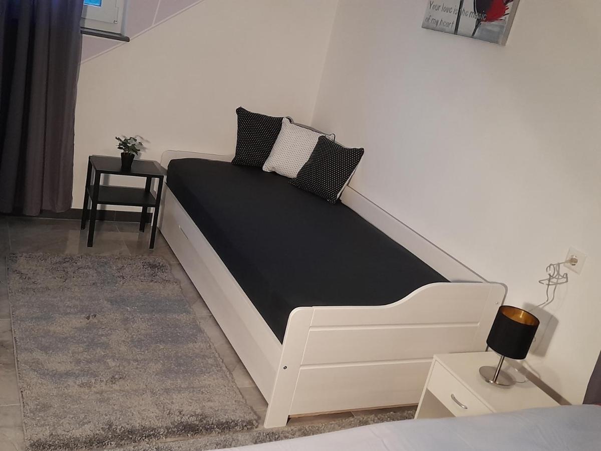 Berlin - Schoenefeld Gruene Wohnung Exteriér fotografie